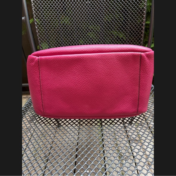 Coach Fucshia Purse 👛 - Picture 3 of 5
